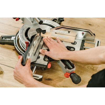 Пила торцювальна Metabo KGSV 72 Xact Sym