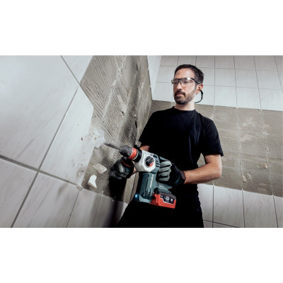 Aккумуляторный перфоратор Metabo KHA 18 LTX BL 24 Quick