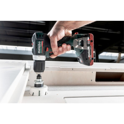 Аккумуляторная дрель-шуруповерт Metabo BS 18 L BL LiHD 2x4.0 А-ч